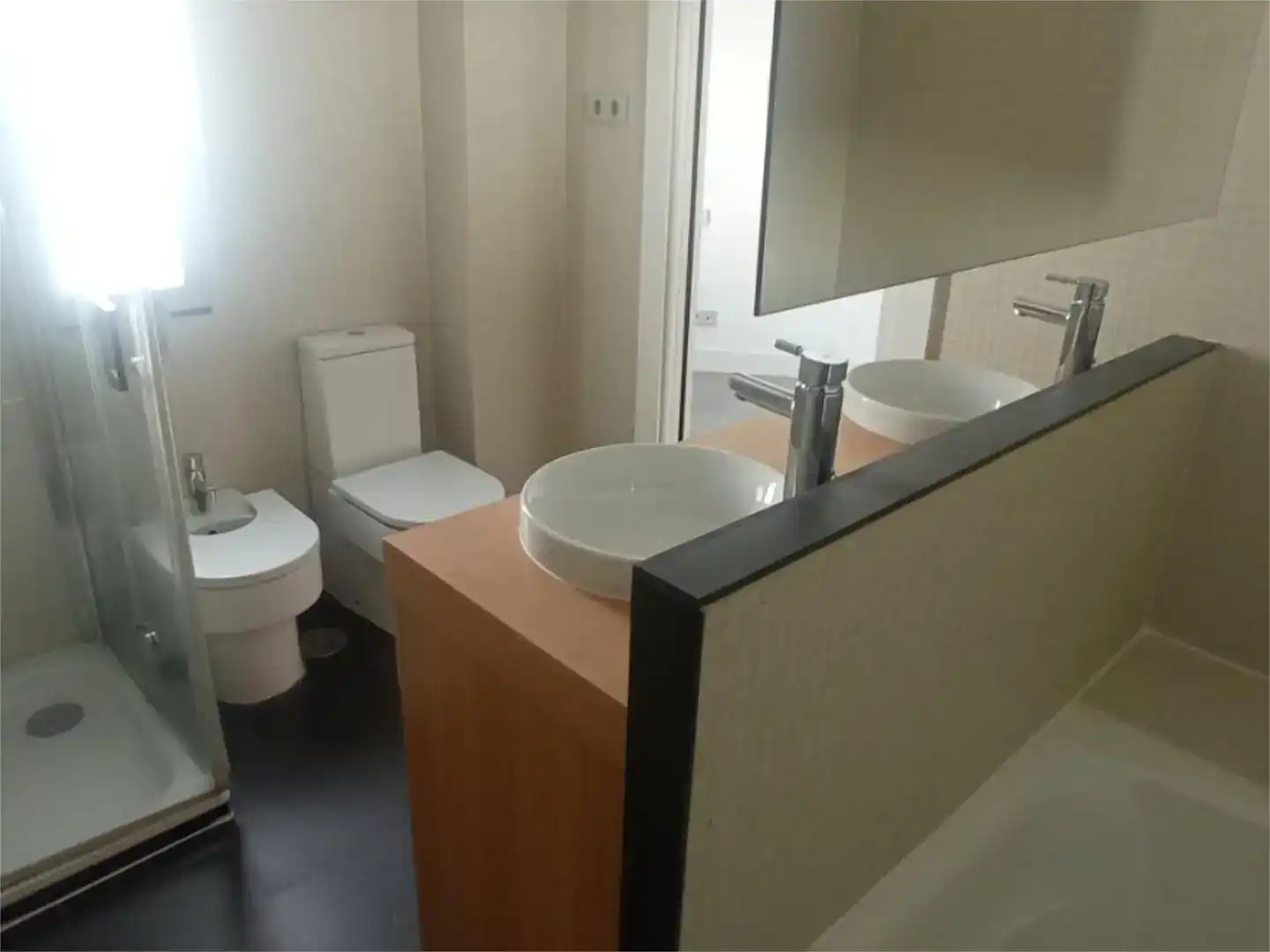 Baño de Ático de alquiler en Madrid con Aire acondicionado