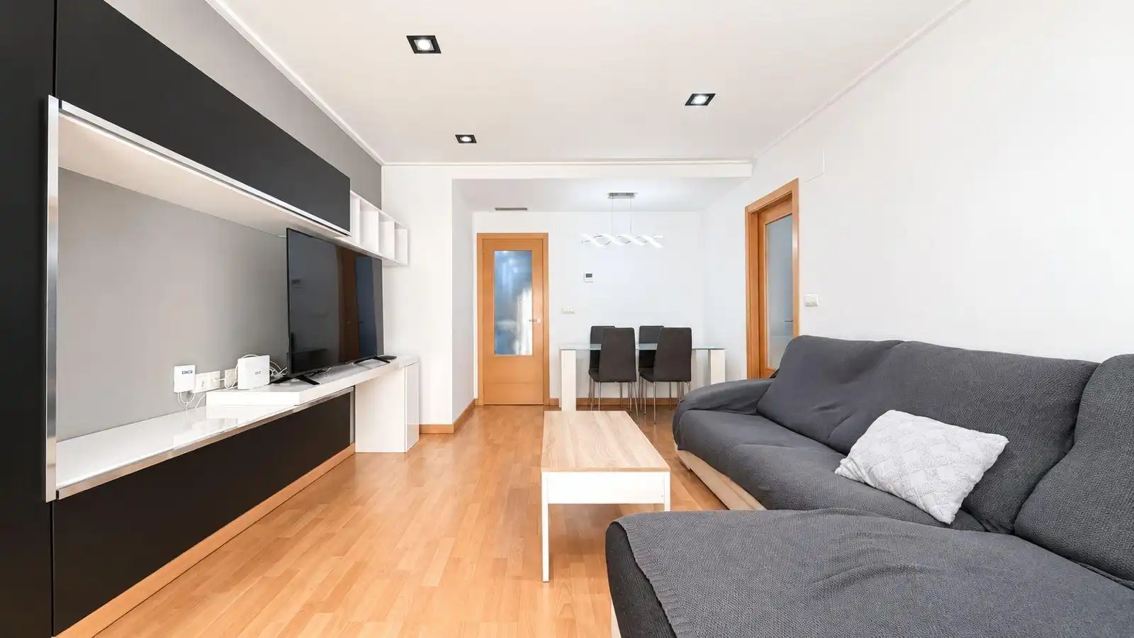 Living room of Flat for sale in Elche / Elx  with Air Conditioner, Parquet flooring and Furnished