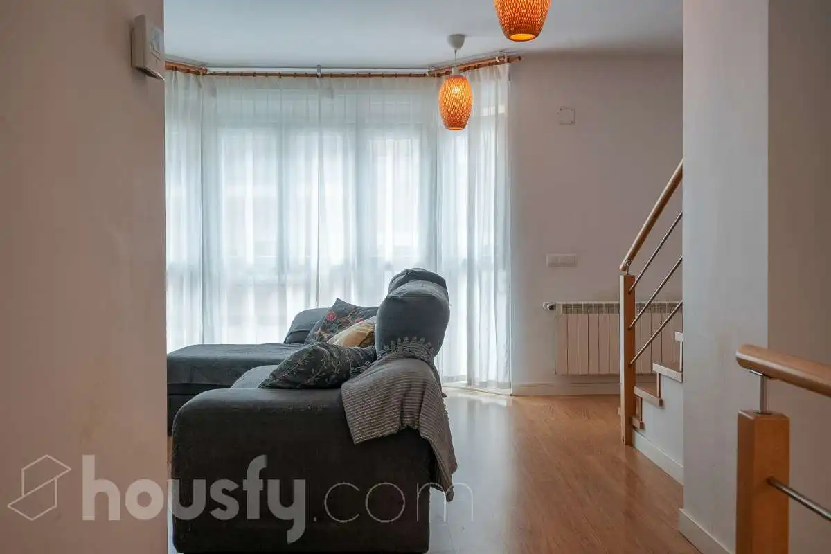 Wohnzimmer von Einfamilien-Reihenhaus zum Verkauf in San Sebastián de los Reyes mit Klimaanlage, Heizung und Terrasse