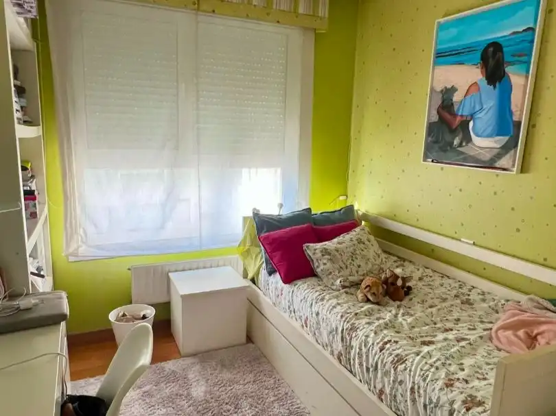 Habitación de Piso en venta en Vigo  con Calefacción, Parquet y Trastero