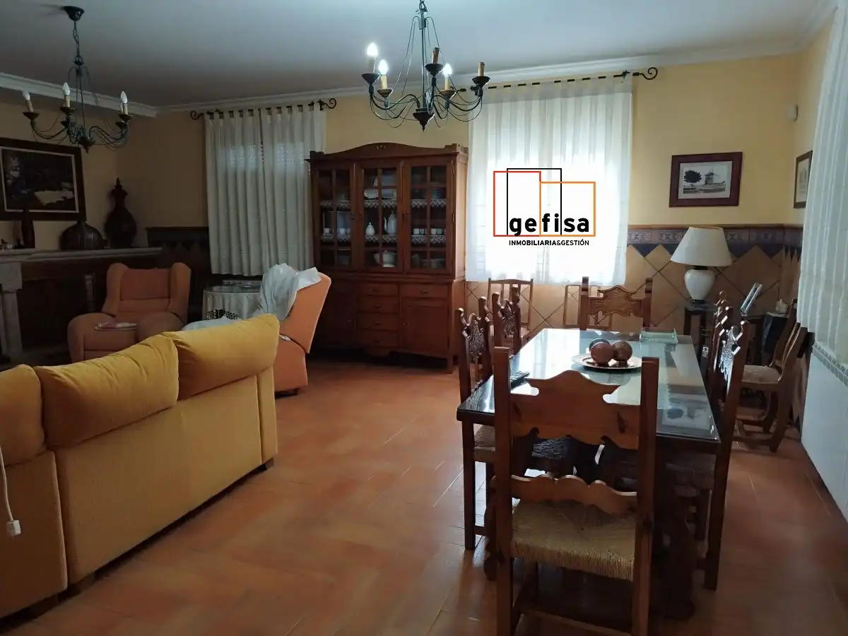 Comedor de Casa o chalet en venta en Valdepeñas con Calefacción, Trastero y Piscina