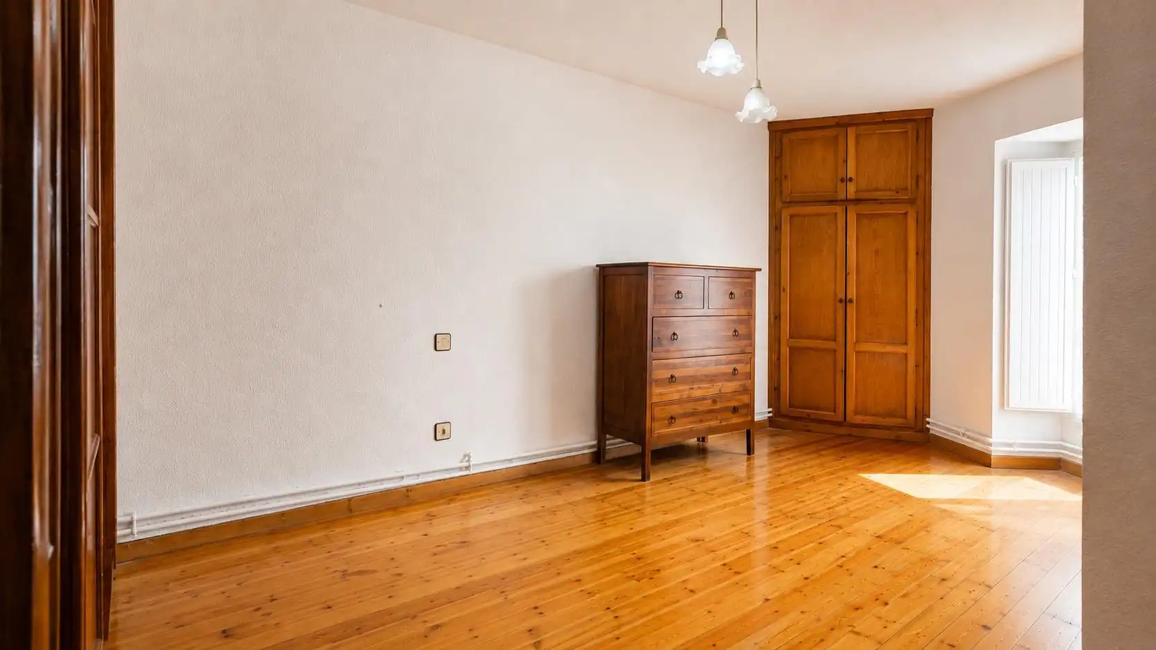 Habitación de Piso en venta en Comillas (Cantabria) con Calefacción y Balcón