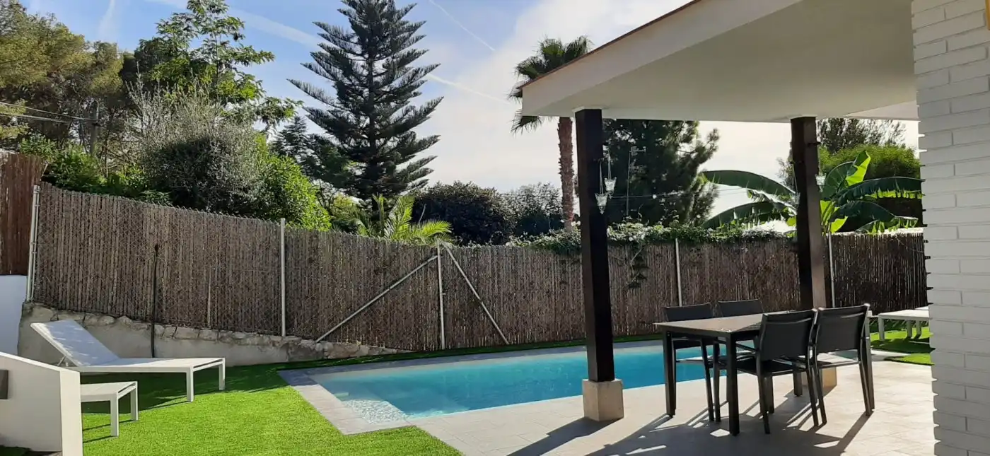 Schwimmbecken von Haus oder Chalet zur Miete in Sant Pere de Ribes mit Klimaanlage, Heizung und Privatgarten