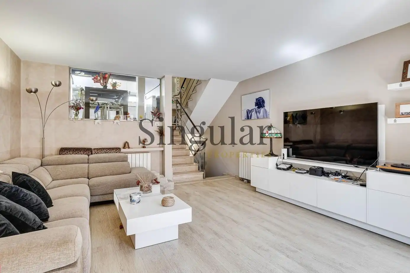 Sala de estar de Casa adosada en venta en Barcelona con Aire acondicionado, Calefacción y Terraza