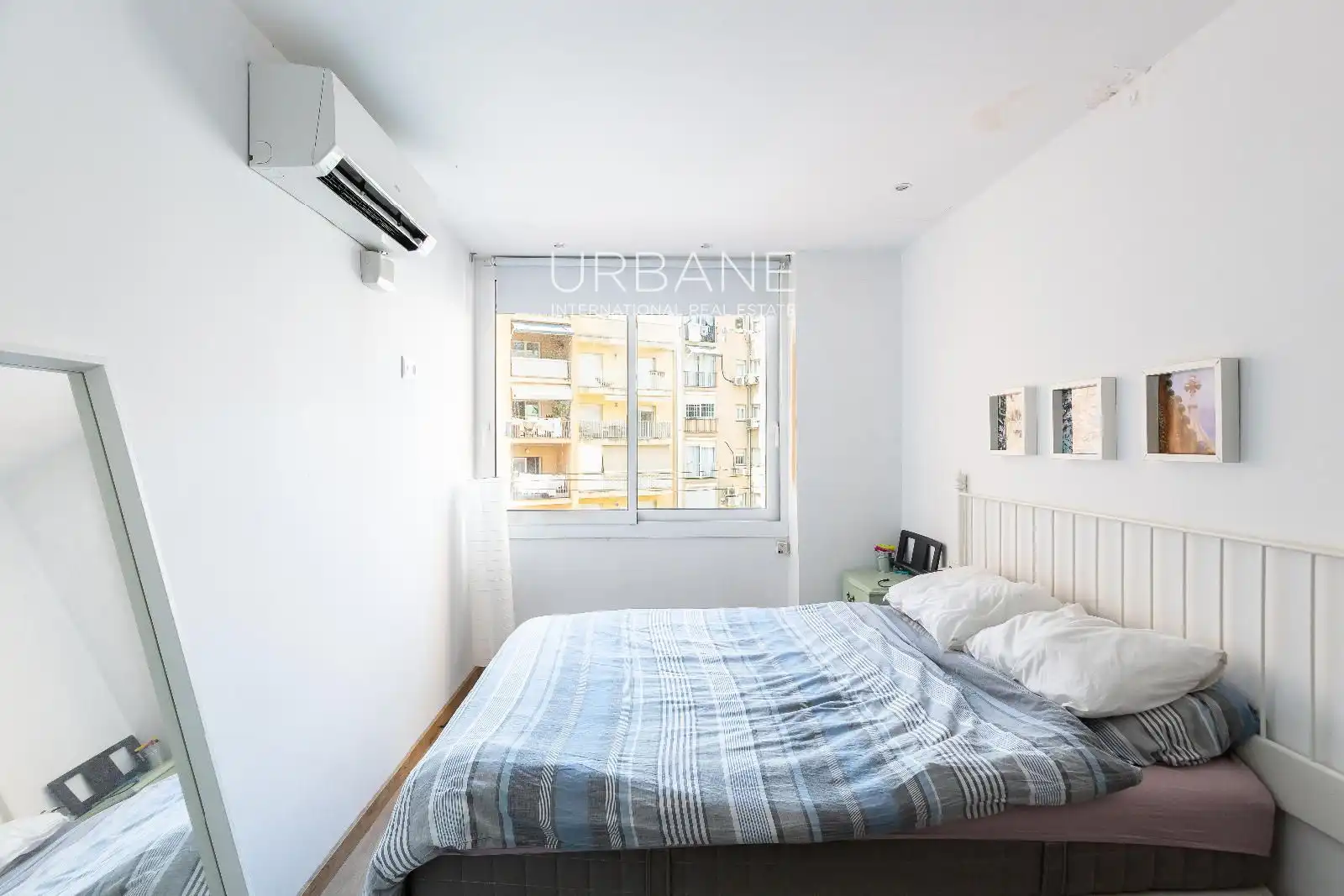 Schlafzimmer von Dachboden zum Verkauf in Barcelona mit Klimaanlage, Heizung und Terrasse
