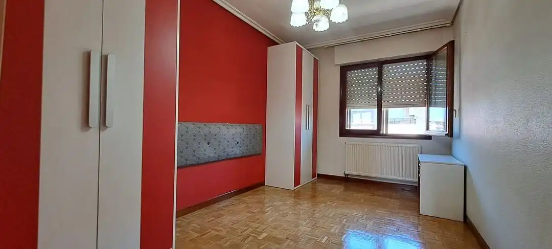 Schlafzimmer von Wohnung zum Verkauf in Vitoria - Gasteiz mit Heizung, Terrasse und Abstellraum