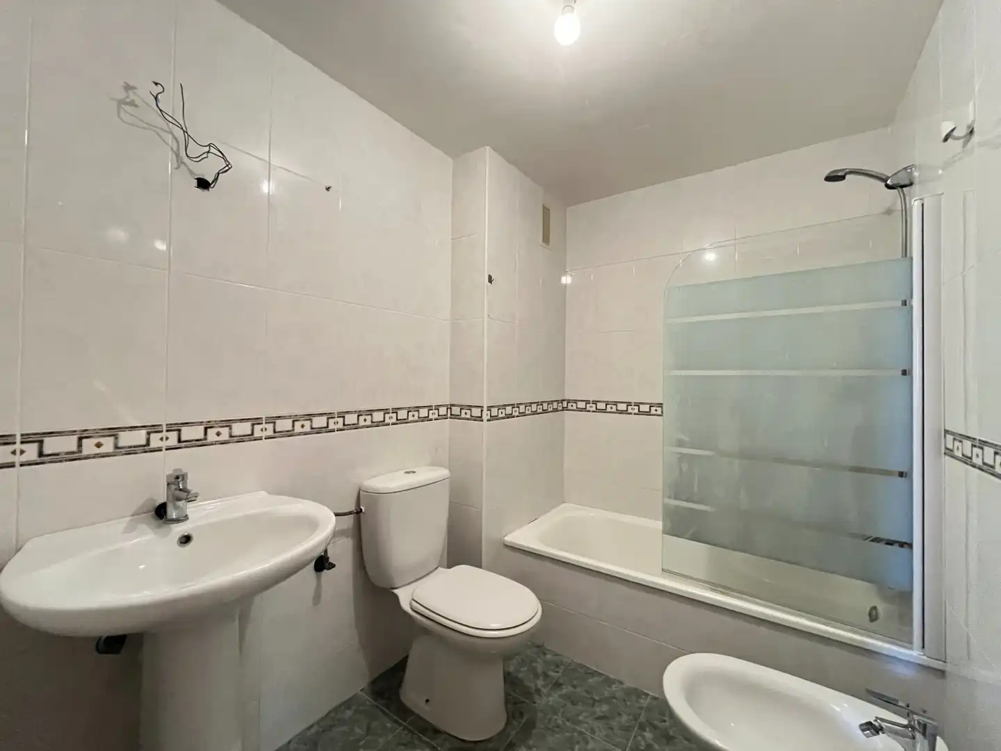 Bathroom of Flat for sale in Faura  with Air Conditioner and Oven