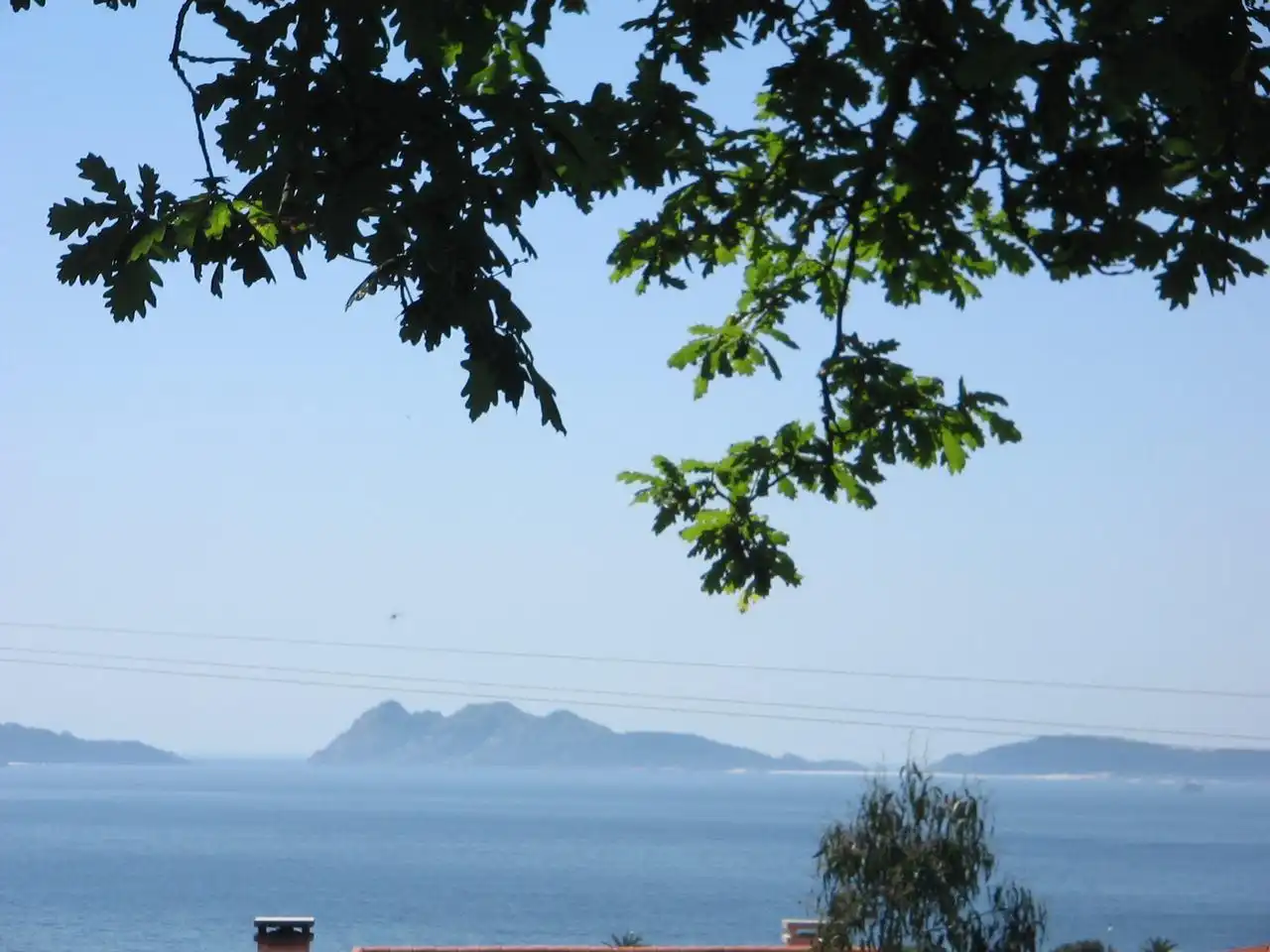 Vista exterior de Casa o xalet en venda en Vigo  amb Calefacció, Jardí privat i Terrassa