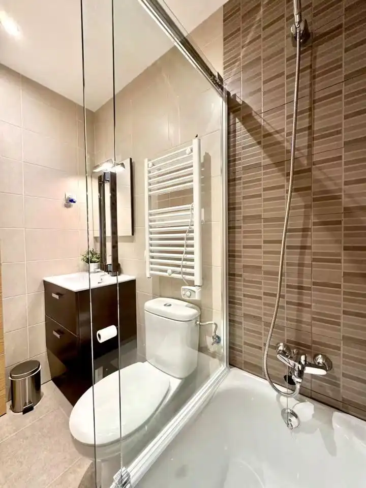 Bathroom of Flat for rent in Marbella  with Air Conditioner, Furnished and Internet