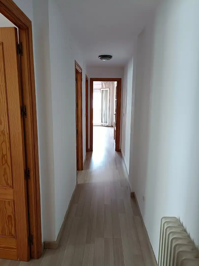 Flat for rent in Avenida CADIZ, Barrio de Zaidín