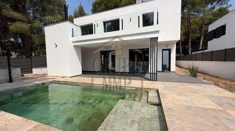 Espectacular Chalet de Diseño Moderno con Piscina en Pi Gros, Benicàssim  Lujo, Sostenibilidad y Confort!