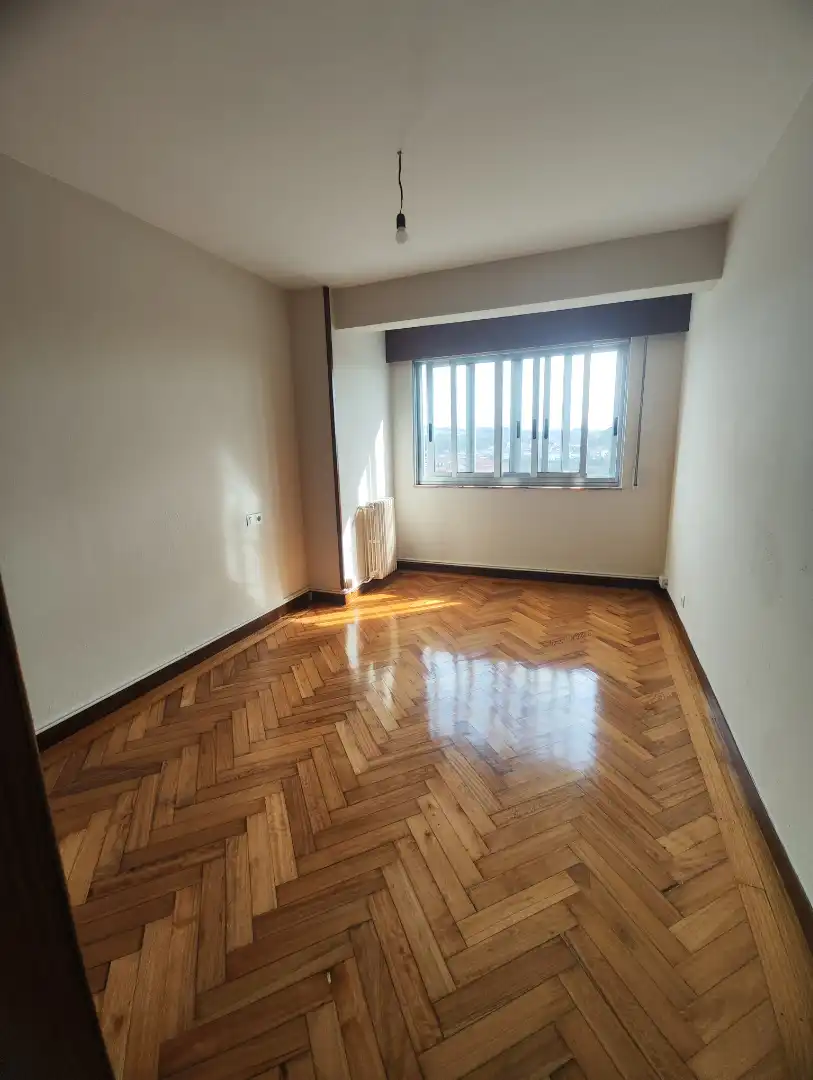 Habitación de Piso de alquiler en Santiago de Compostela  con Calefacción, Parquet y Horno