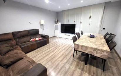 Living room of Flat for sale in Sabadell  with Air Conditioner, Heating and Balcony