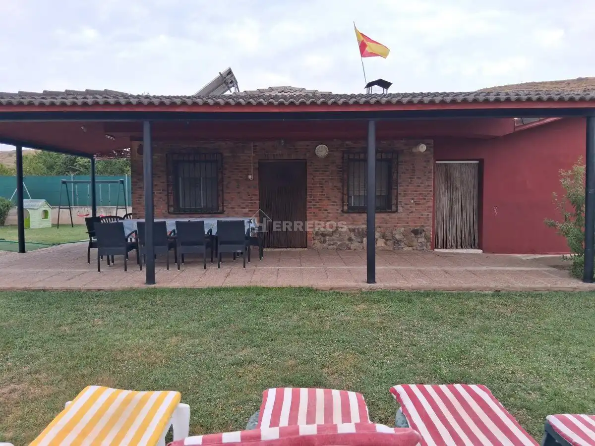 Terrassa de Casa o xalet en venda en Ribafrecha amb Calefacció, Traster i Piscina