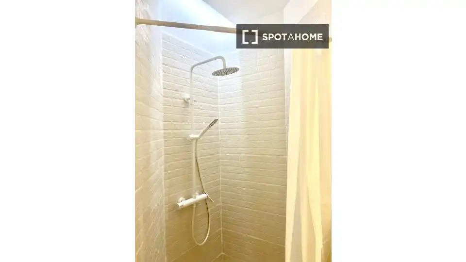 Bathroom of Flat for rent in Murcia  with Air Conditioner, Heating and Furnished