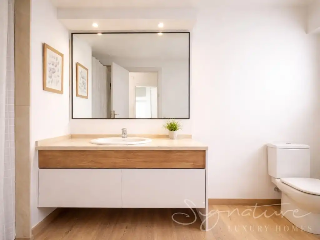 Bathroom of Houses for sale in Sant Cugat del Vallès