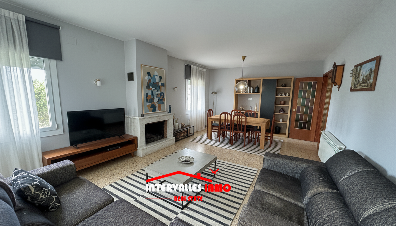 Sala d'estar de Casa o xalet en venda en Caldes de Montbui amb Calefacció, Jardí privat i Terrassa