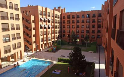 Swimming pool of Apartment to rent in  Madrid Capital  with Air Conditioner, Swimming Pool and Balcony