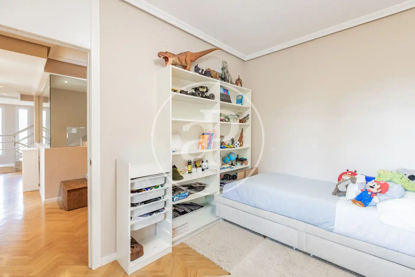Habitación de Casa adosada en venta en Madrid con Aire acondicionado, Calefacción y Jardín privado