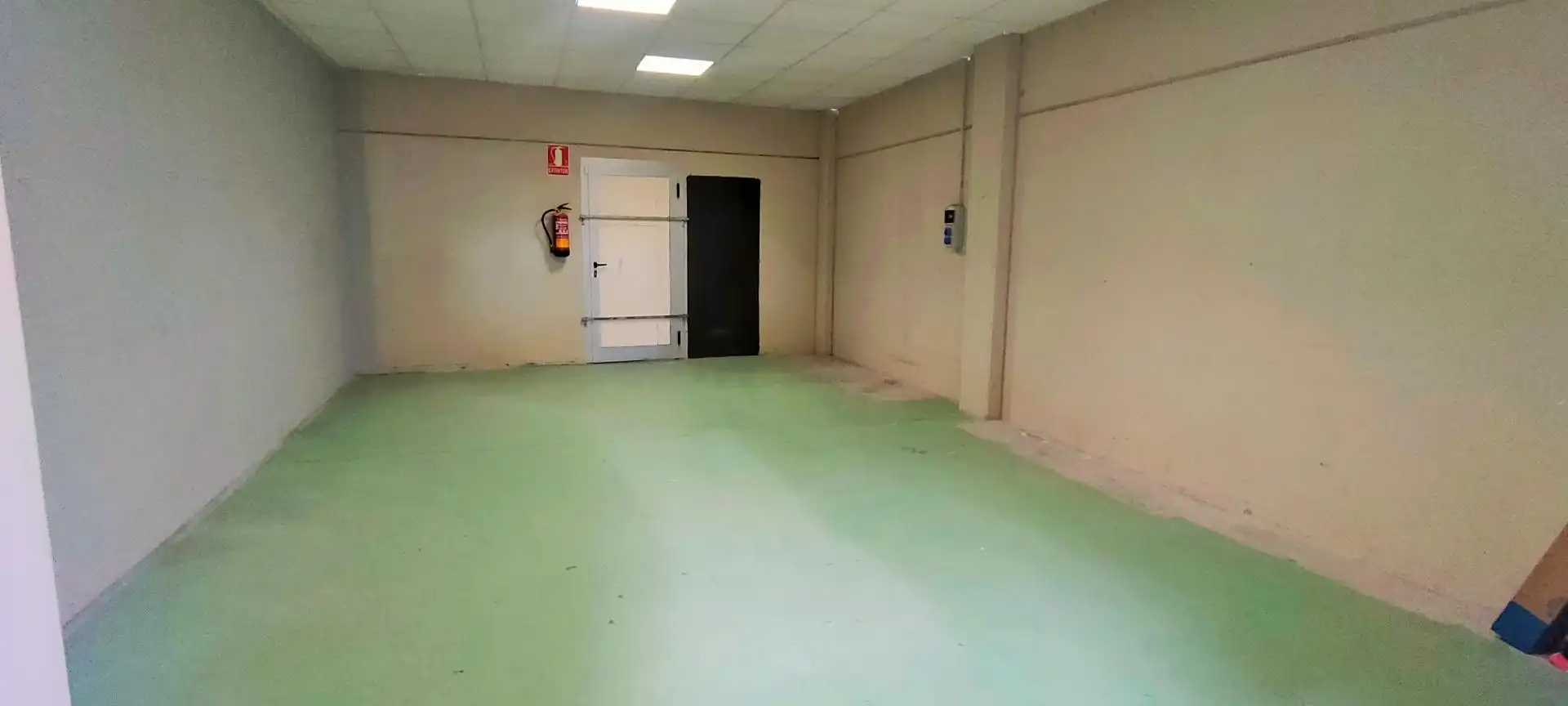 Nave industrial en venta en Huesca