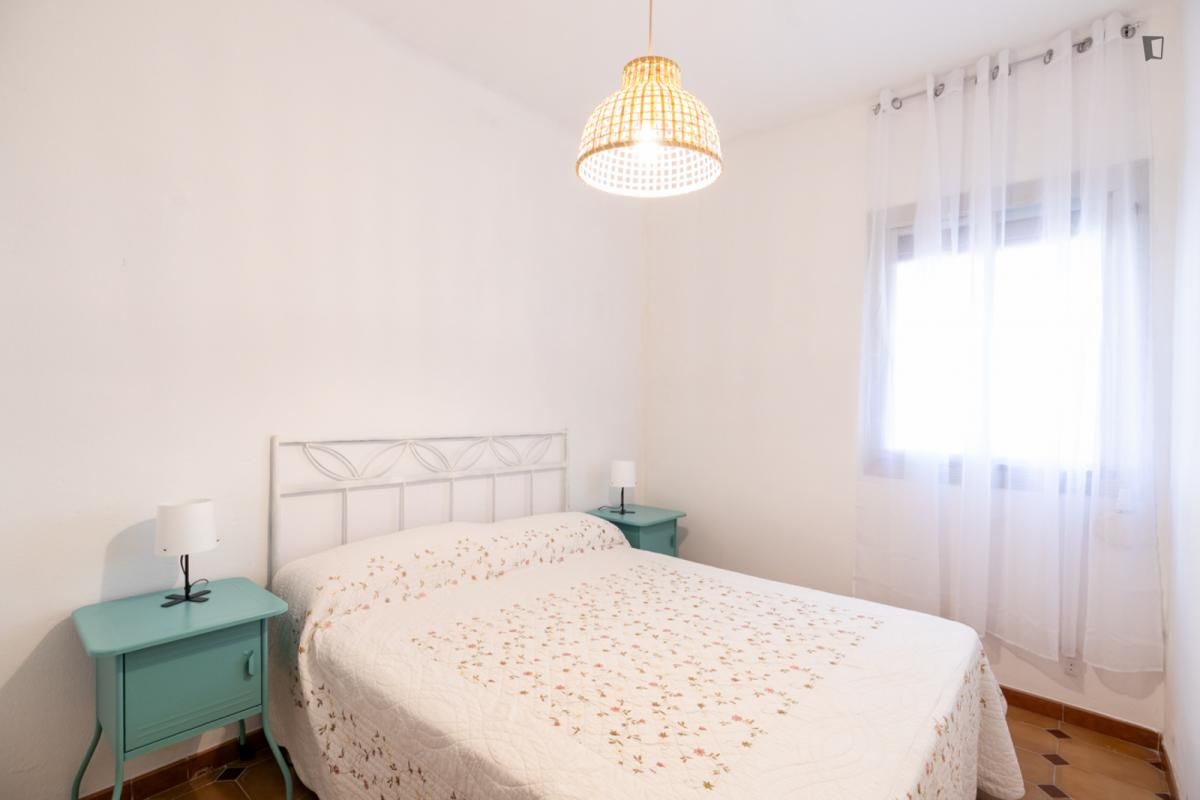 Dormitori de Apartament de lloguer en Cornellà de Llobregat amb Moblat, Forn i Rentadora
