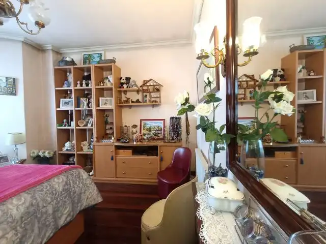 Sala de estar de Casa o chalet en venta en Vigo  con Calefacción, Jardín privado y Parquet