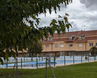 Swimming pool of Apartment to rent in Badajoz Capital  with Air Conditioner, Heating and Furnished