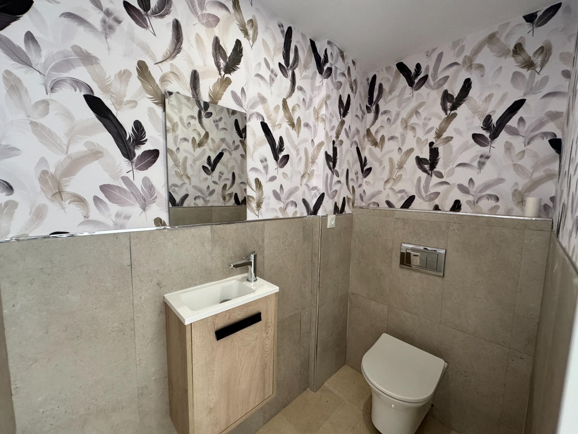 Bany de Pis en venda en Estepona amb Terrassa