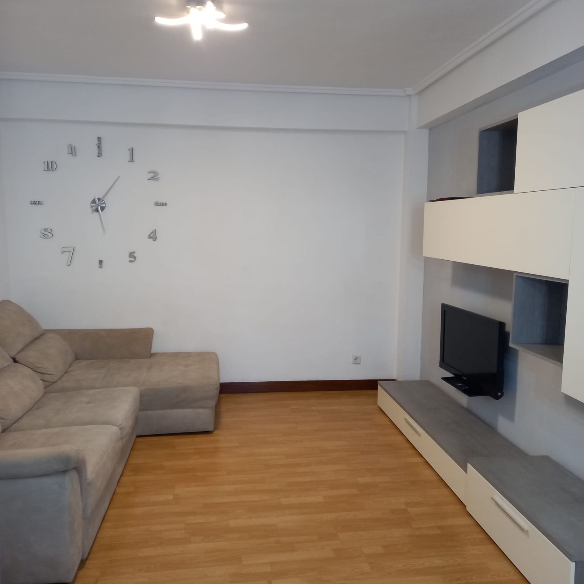 Sala d'estar de Apartament de lloguer en Donostia - San Sebastián  amb Calefacció i Moblat