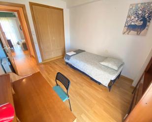 Bedroom of Flat to share in  Madrid Capital  with Heating, Furnished and Oven