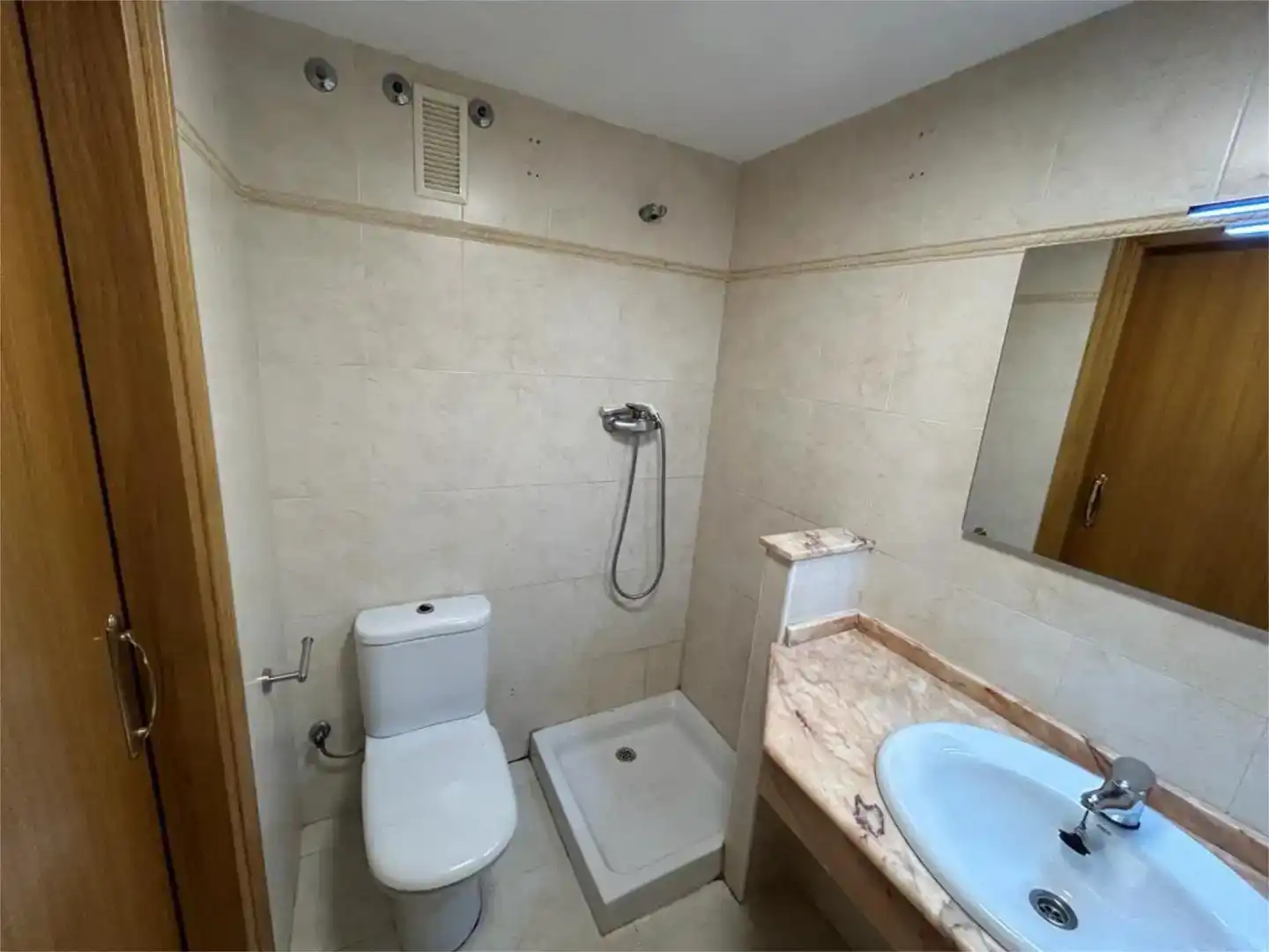 Bany de Apartament de lloguer en Castellón de la Plana / Castelló de la Plana amb Aire condicionat, Parquet i Traster
