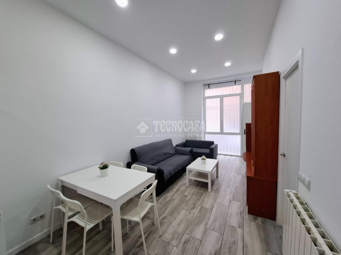 Sala d'estar de Pis en venda en  Madrid Capital amb Aire condicionat