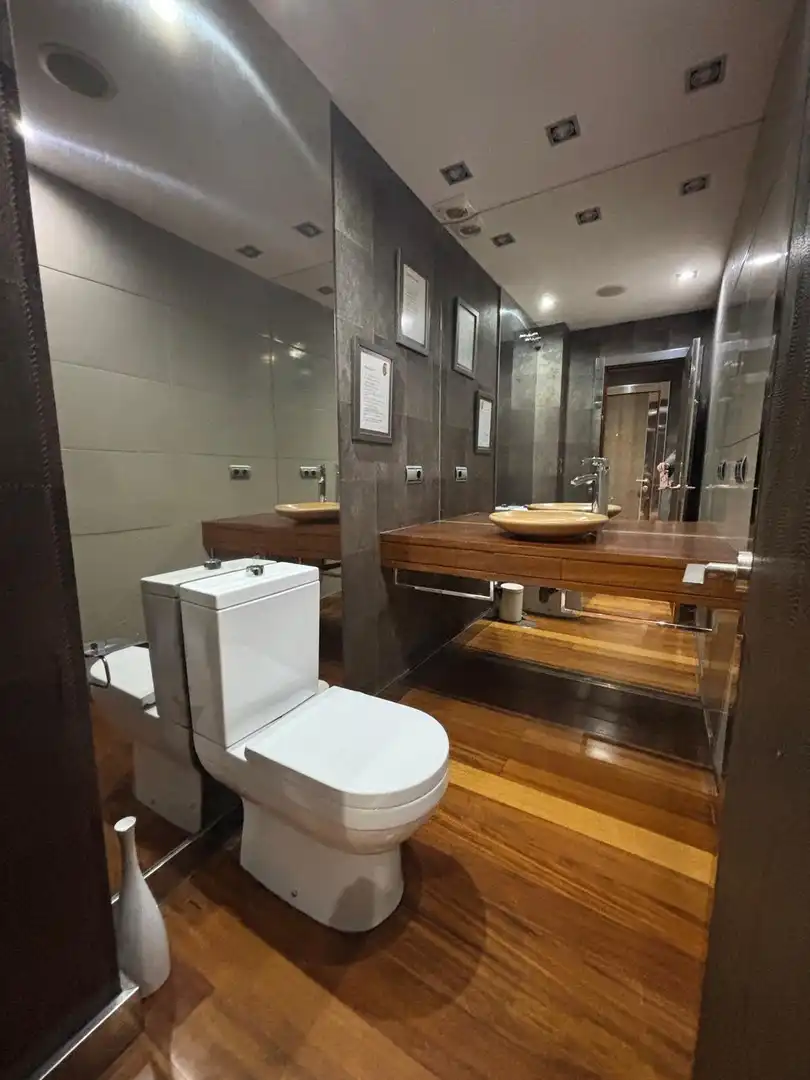 Baño de Piso en venta en Cádiz con Aire acondicionado