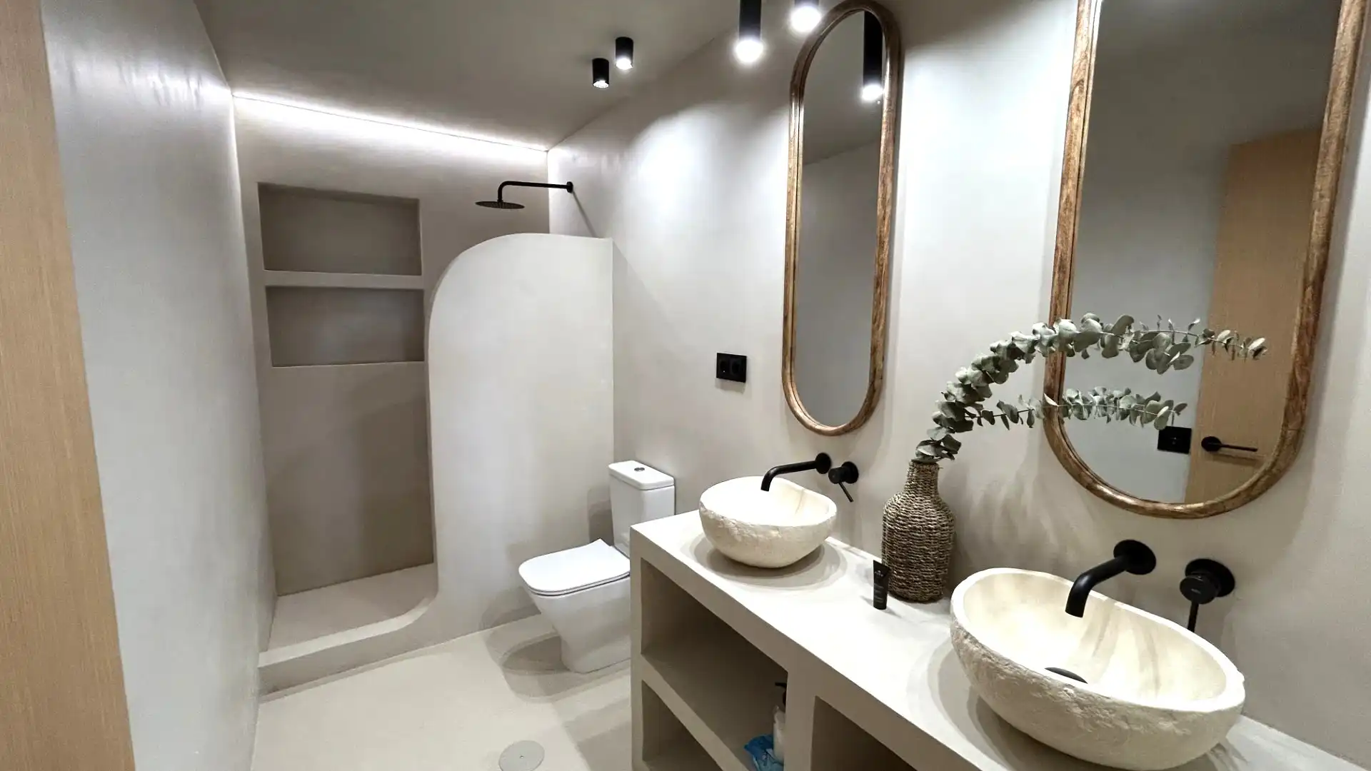 Badezimmer von Haus oder Chalet zum Verkauf in Torremolinos mit Klimaanlage, Heizung und Privatgarten