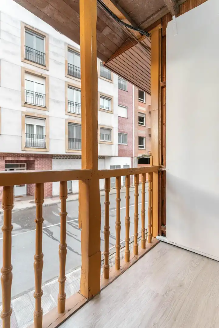 Terrassa de Casa o xalet en venda en Oviedo  amb Calefacció