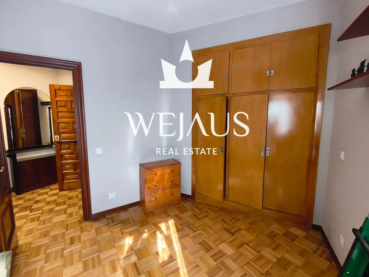 Habitación de Piso de alquiler en El Astillero   con Calefacción, Amueblado y Alarma