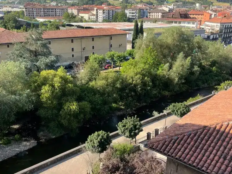 Vista exterior de Pis en venda en Azpeitia amb Balcó
