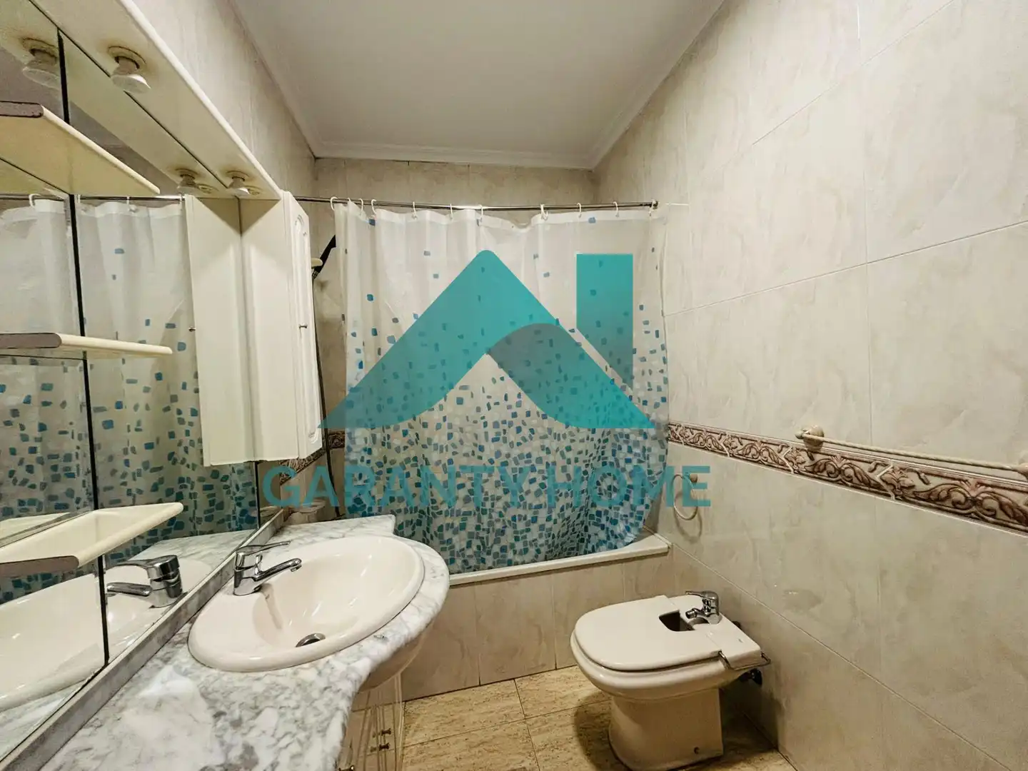 Bathroom of Flat for rent in Cáceres  with Air Conditioner, Heating and Terrace