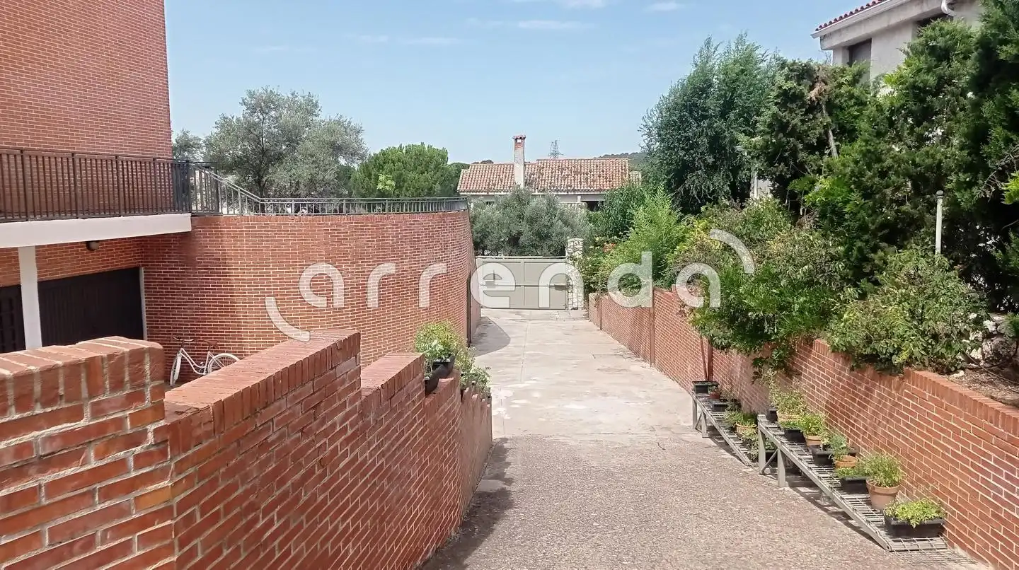 Jardín de Casa o chalet en venta en Villalbilla con Calefacción, Jardín privado y Terraza
