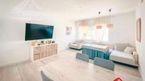 Sala d'estar de Casa o xalet en venda en  Córdoba Capital amb Aire condicionat, Calefacció i Jardí privat
