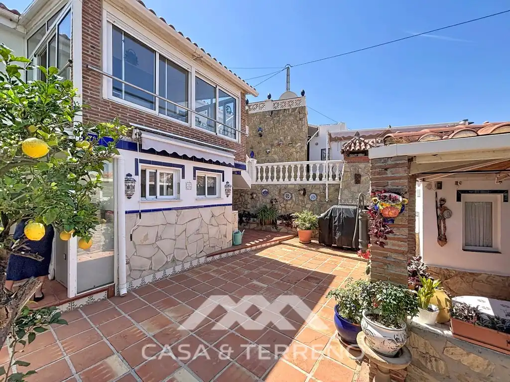 Chalet con piscina en venta en Urbanización Santa Rosa, imagen 8