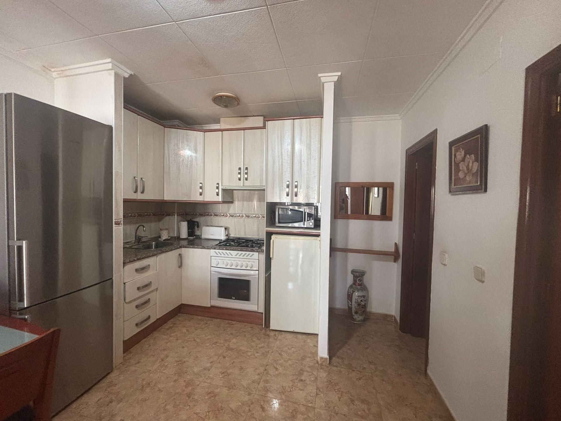 Cuina de Casa adosada de lloguer en Los Alcázares amb Terrassa i Balcó