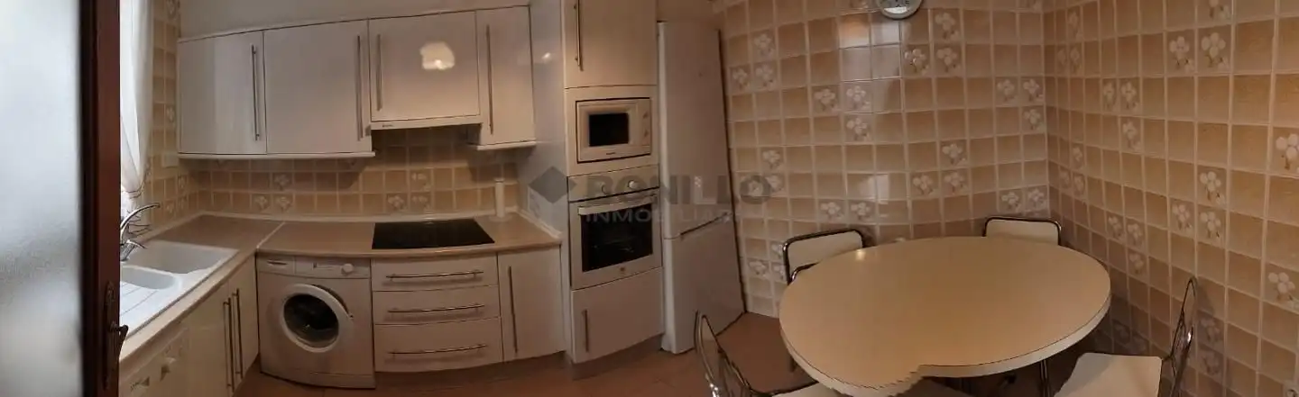 Cocina de Piso en venta en Teruel con Calefacción, Parquet y Amueblado