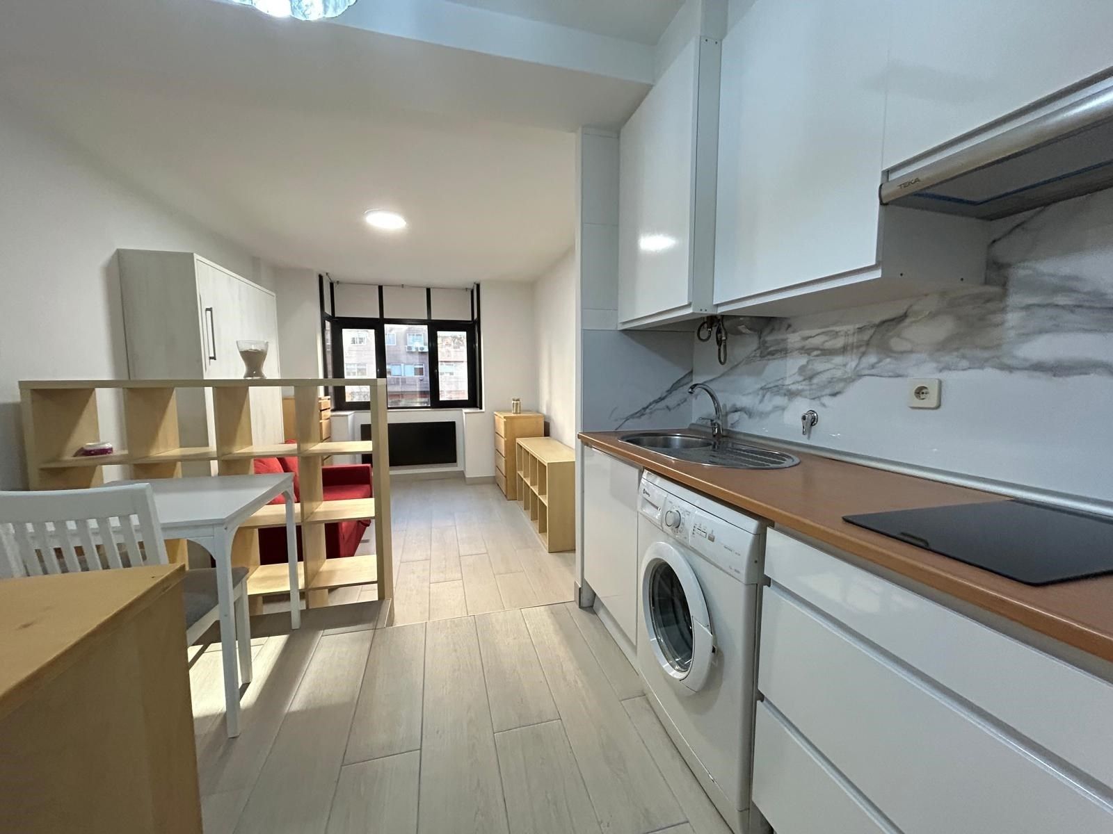 Cuina de Pis de lloguer en  Madrid Capital amb Aire condicionat i Moblat