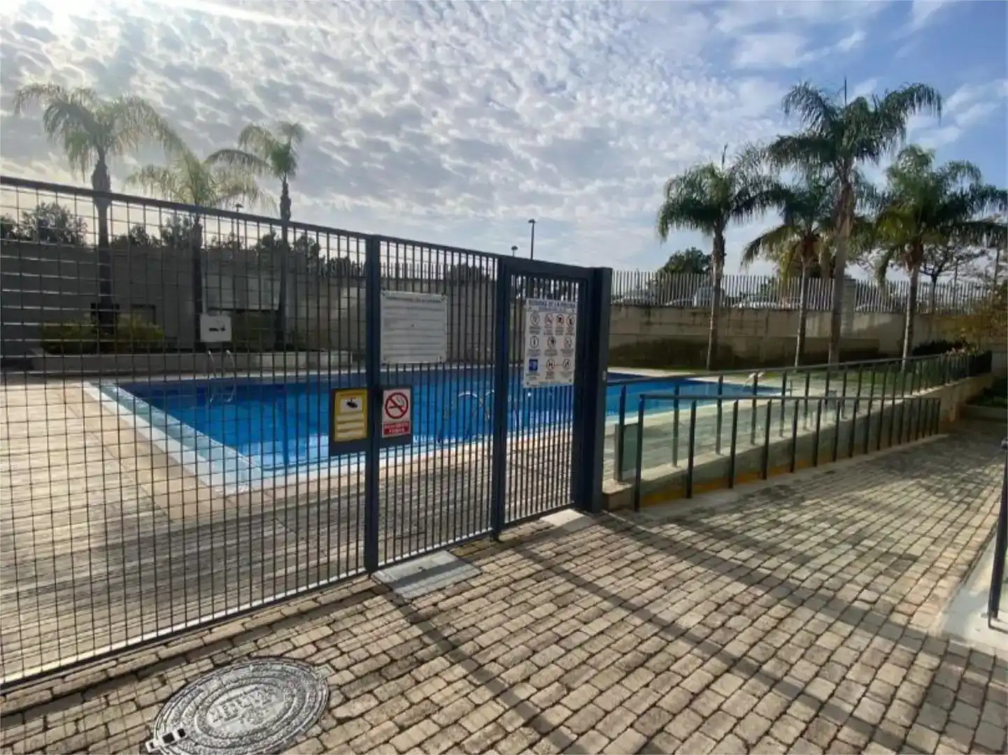 Schwimmbecken von Dachboden zur Miete in Valencia mit Klimaanlage, Parkett und Schwimmbad