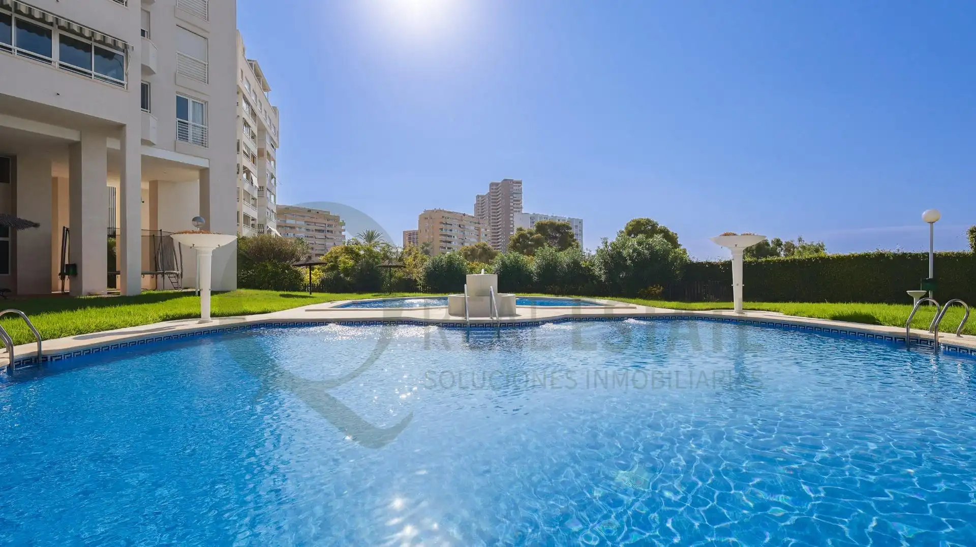 Schwimmbecken von Dachboden zur Miete in Alicante / Alacant mit Klimaanlage, Privatgarten und Terrasse
