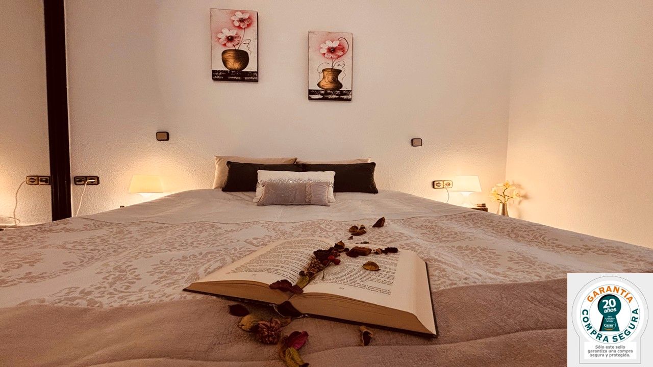 Bedroom of Flat for sale in  Madrid Capital  with Heating, Storage room and Alarm