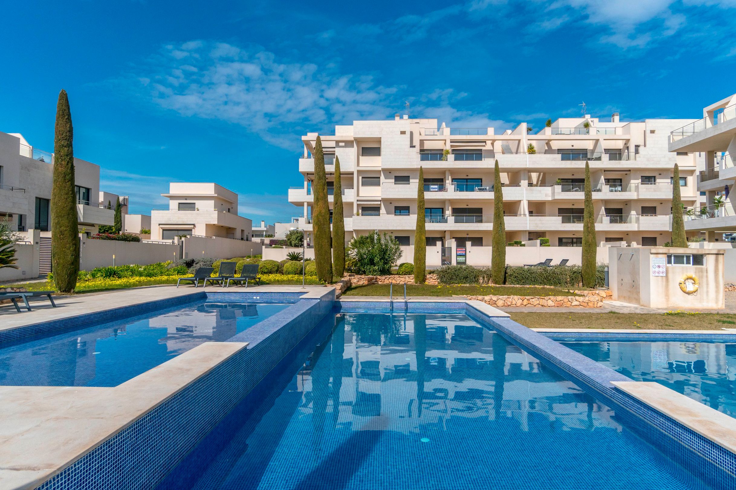 Swimming pool of Planta baja for sale in Orihuela  with Air Conditioner, Private garden and Terrace