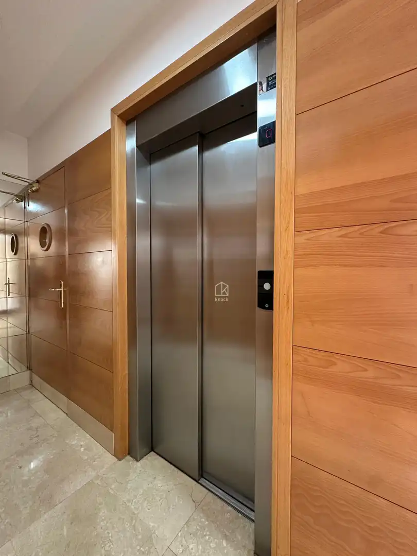 Flat for rent in Oviedo - Calle Tomás Crespo Frígilis, La Ería