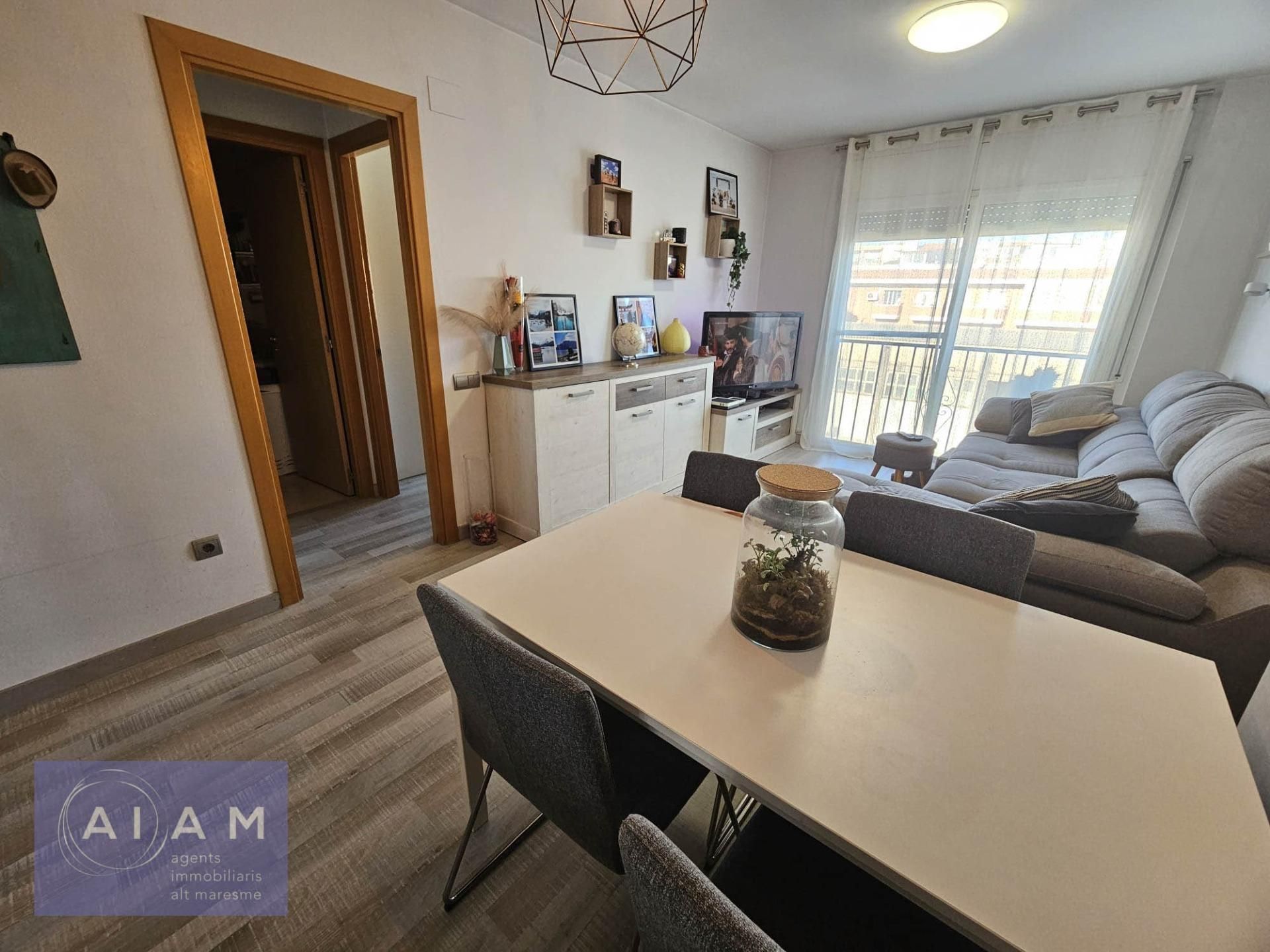Sala d'estar de Dúplex en venda en Malgrat de Mar amb Parquet, Terrassa i Balcó